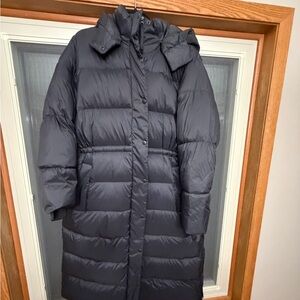 Ozark Women’s Plus size long coat. 
Size 1X. Black